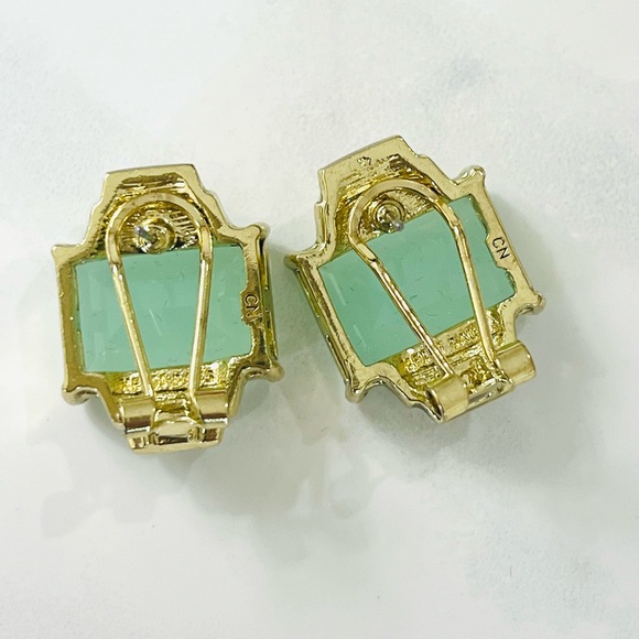 Heidi Daus OMEGA 🆕 Opaque Mint Art Deco earring in original Heidi Box - Picture 3 of 7